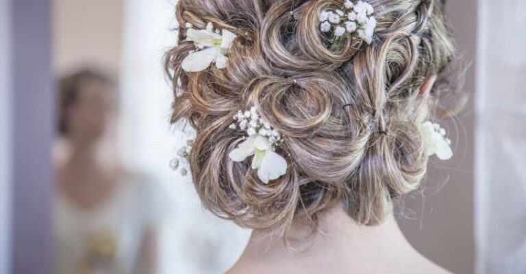 Hairstyles - Woman Wearing White Floral Hair Vine